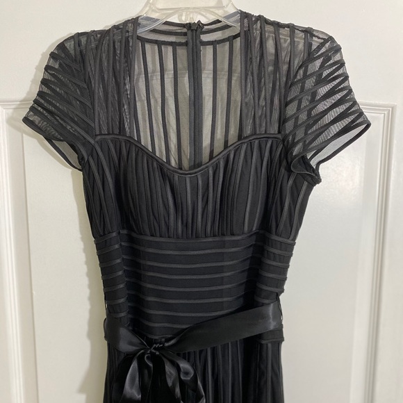 JS Collection Dress - Picture 2 of 7